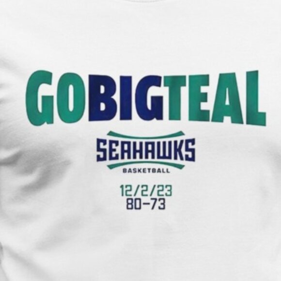 UNCW Basketball Go Big Teal Shirt NCAA College Team Spirit Graphic Tee 90 - Picture 2 of 5